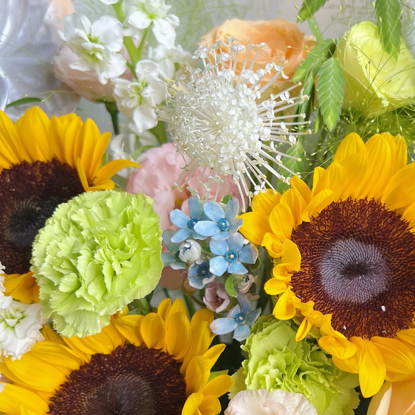【熱烈明媚】向日葵康乃馨香檳玫瑰混搭鮮花束