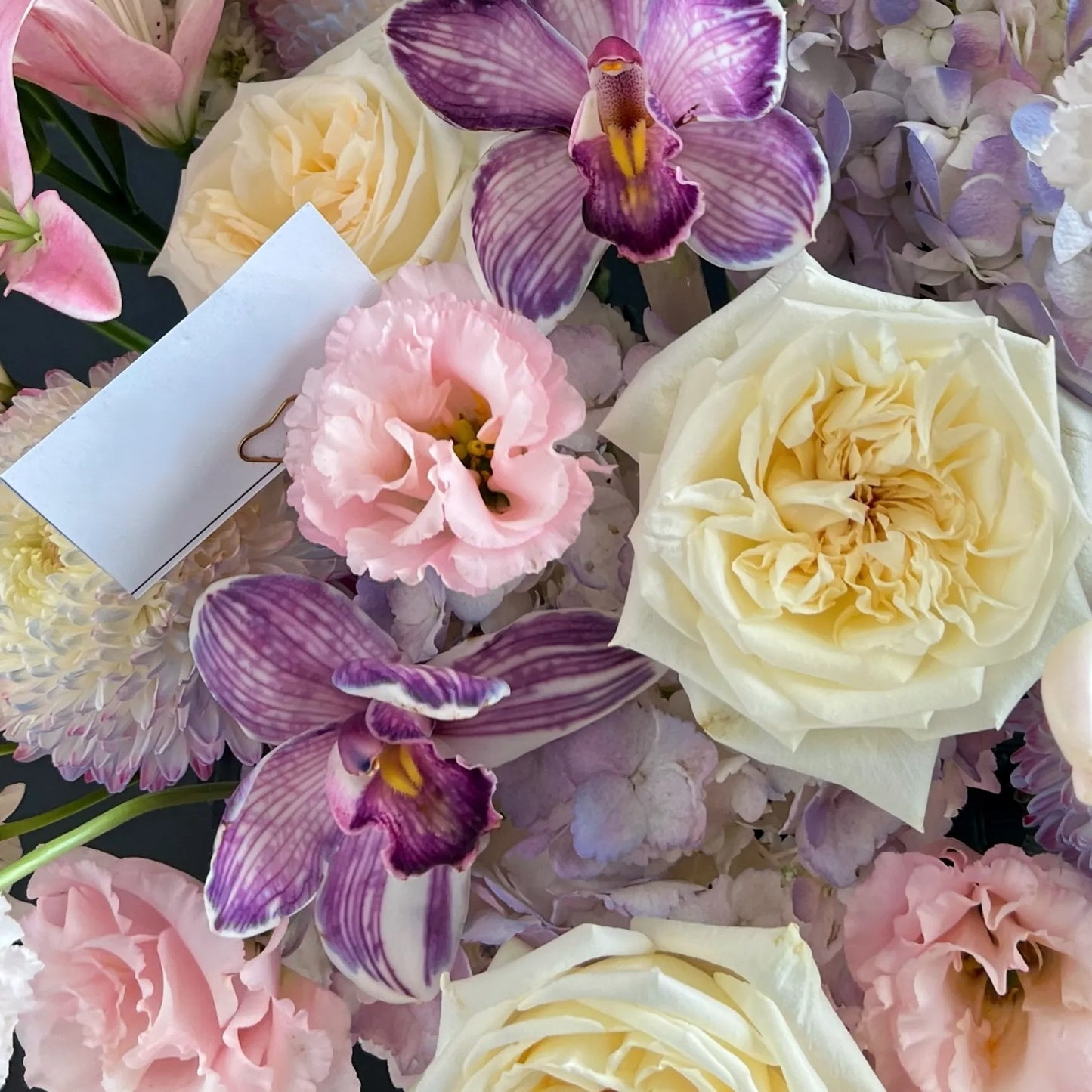【朦朧花園】白玫瑰繡球混搭鮮花桶