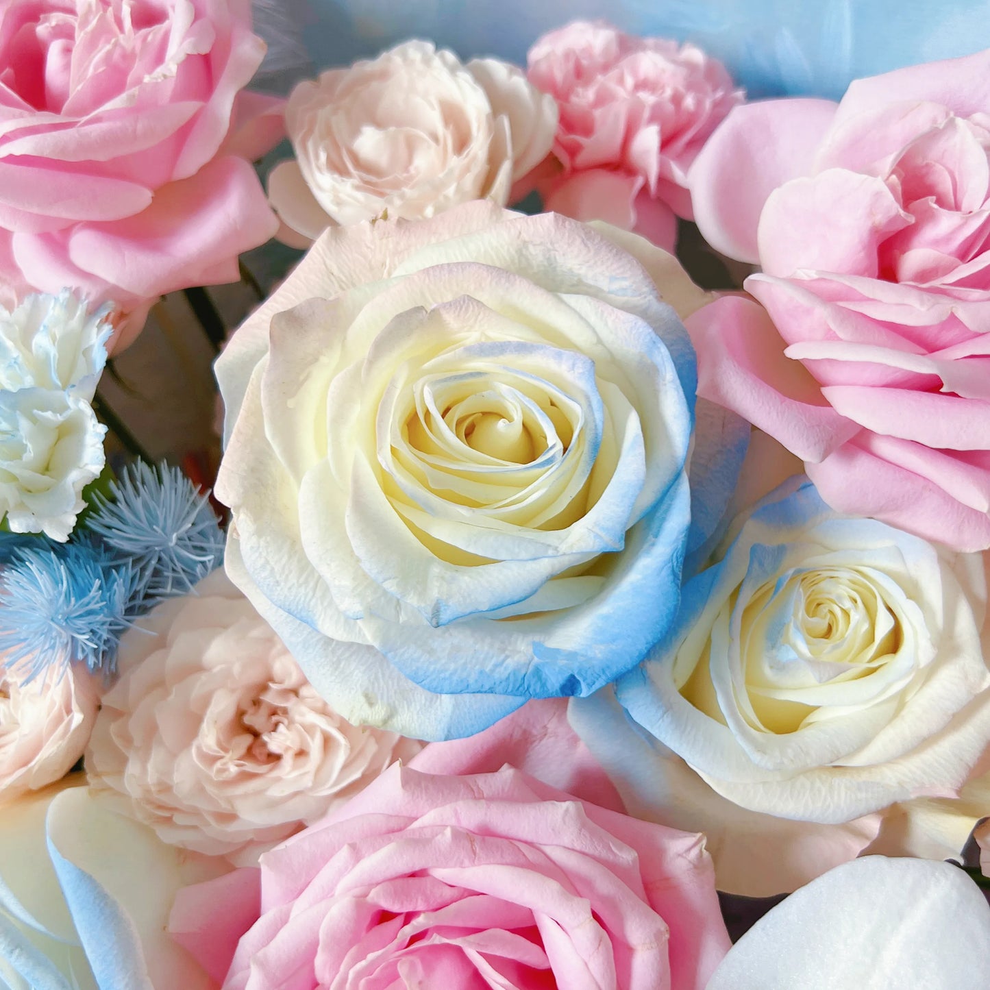 【密語甜汐】粉雪山碎冰藍桔梗混搭鮮花束