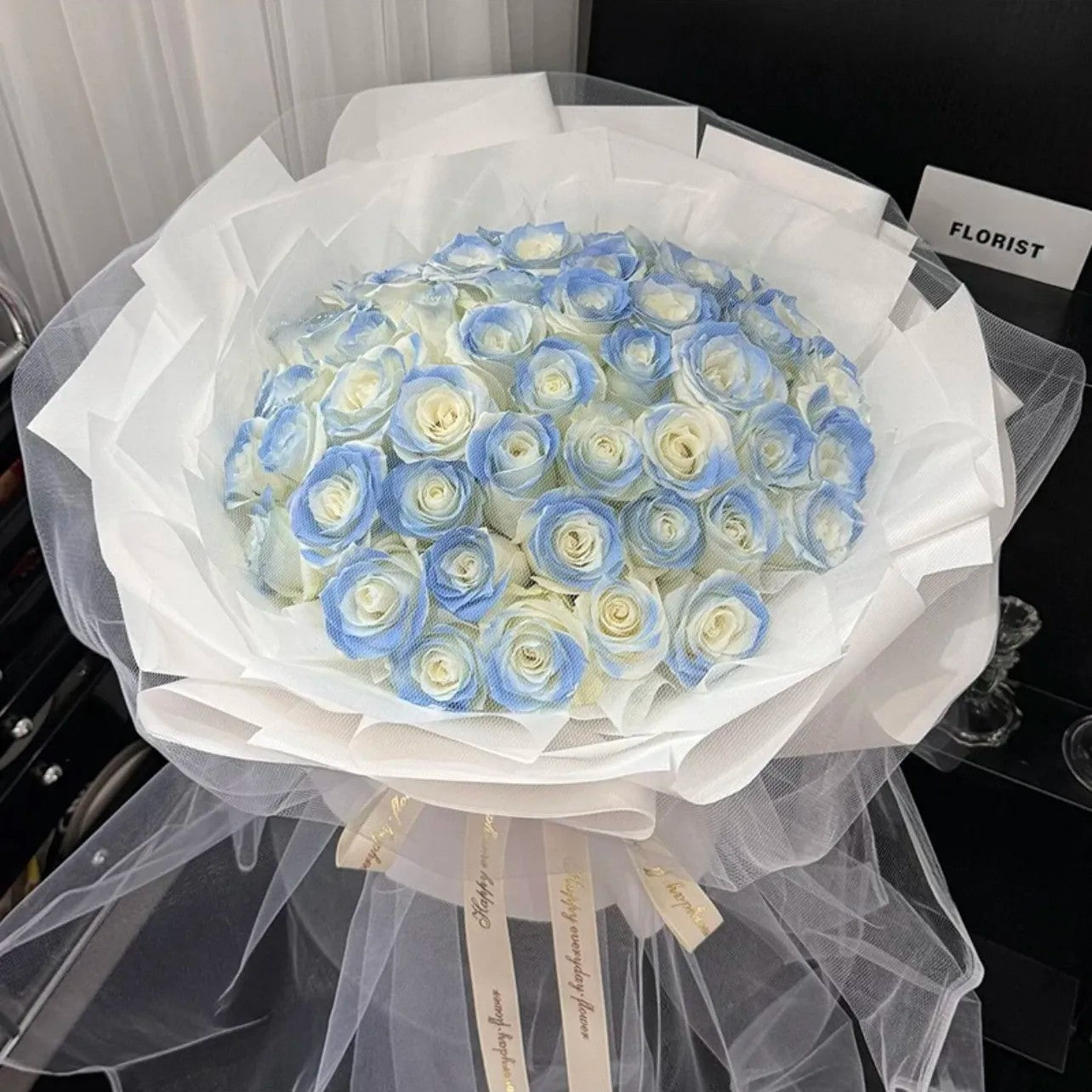 33/52/99 枝碎冰藍鮮花束|Blue Rose Fresh Bouquet