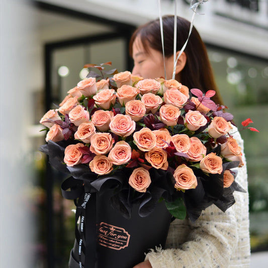 52枝卡布奇諾玫瑰鮮花桶