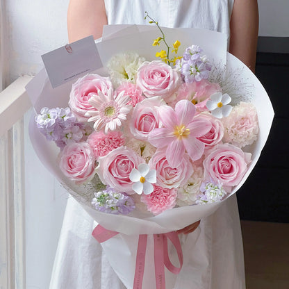 【櫻花泡泡】粉雪山康乃馨鬱金香混搭鮮花束