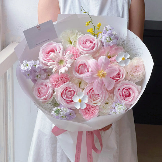【櫻花泡泡】粉雪山康乃馨鬱金香混搭鮮花束