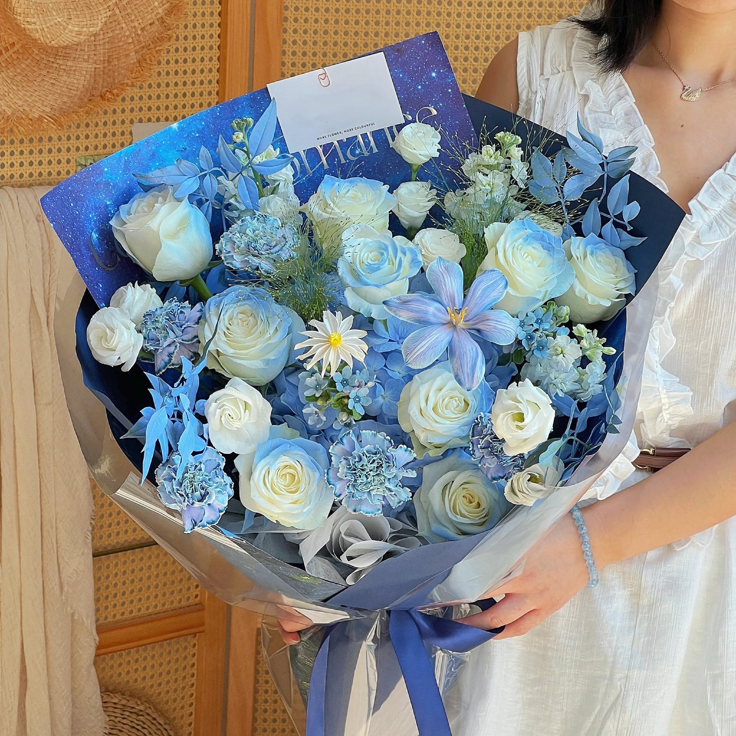 【深海絮語】碎冰藍繡球鬱金香混搭鮮花束