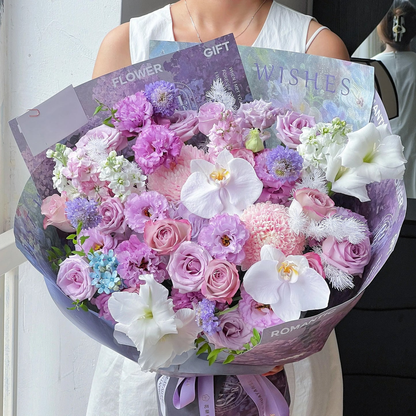 【迷霧花海】紫玫瑰桔梗蝴蝶蘭混搭鮮花束