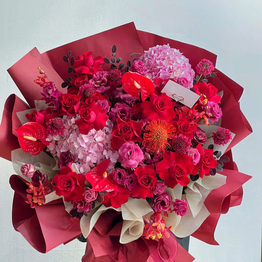 【姹紫嫣紅】紅玫瑰繡球紅掌混搭鮮花束
