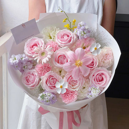 【櫻花泡泡】粉雪山康乃馨鬱金香混搭鮮花束