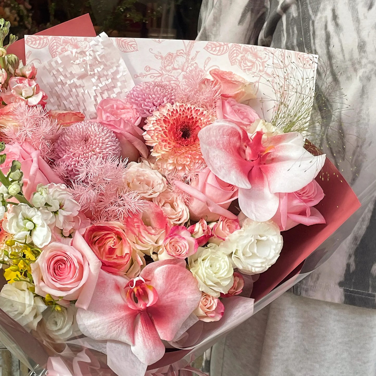 【雅緻】伯爵紅茶桔梗蝴蝶蘭混搭鮮花束