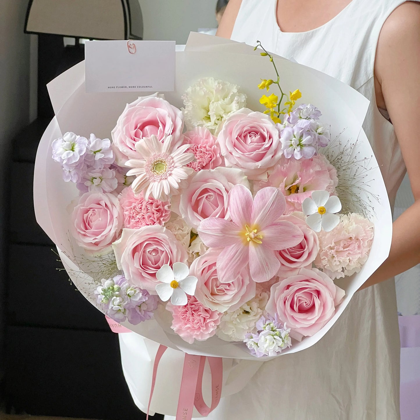 【櫻花泡泡】粉雪山康乃馨鬱金香混搭鮮花束