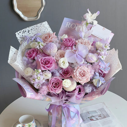 【幸運有你】紫玫瑰曼塔蝴蝶蘭混搭鮮花束