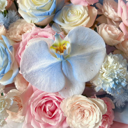 【密語甜汐】粉雪山碎冰藍桔梗混搭鮮花束